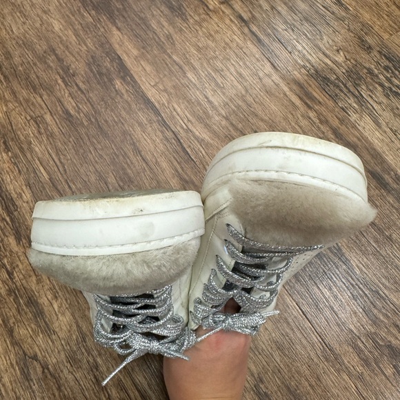 P448 white and silver sneakers lightly worn size 38/7.5 - Picture 5 of 6